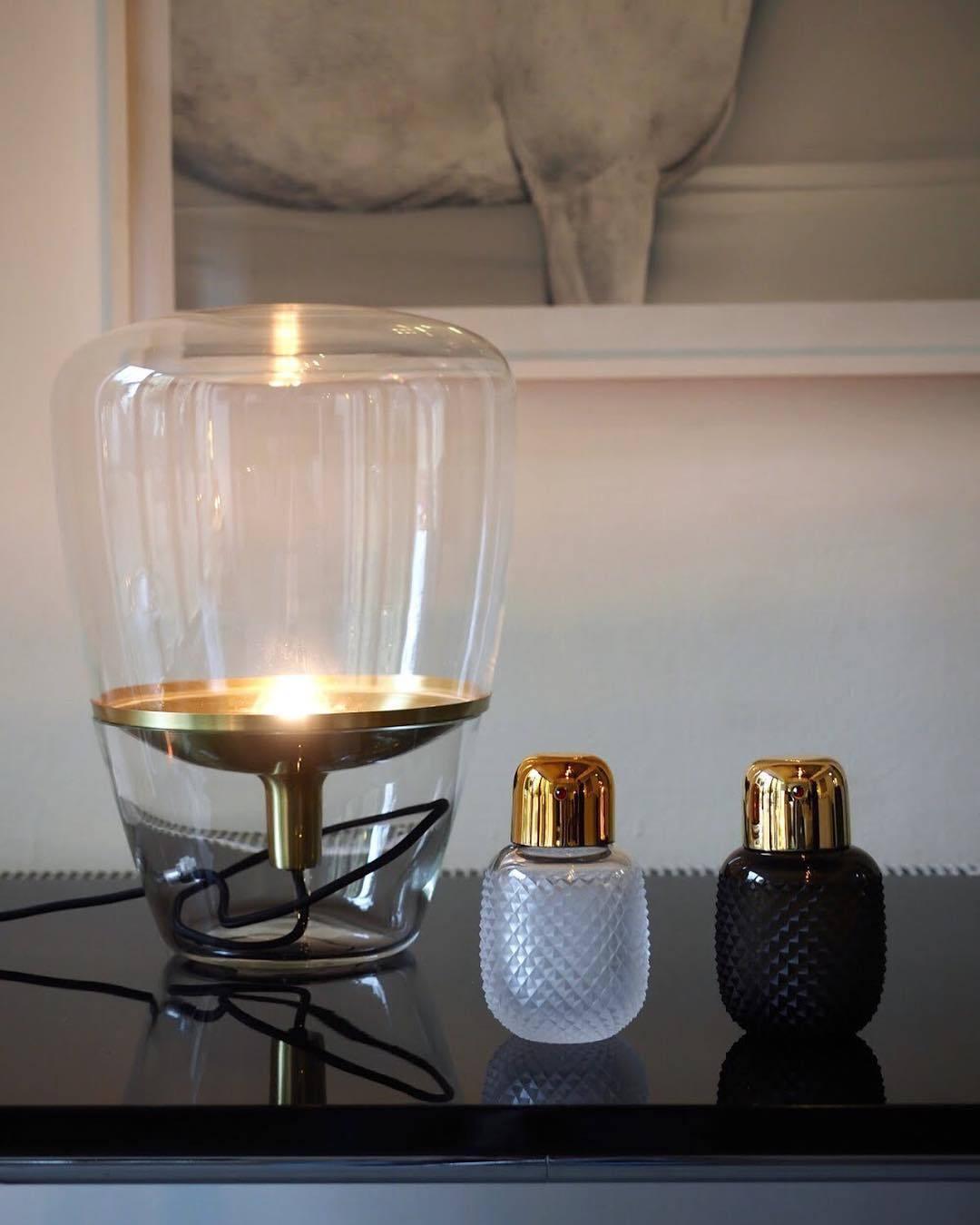 Balloon table lamp