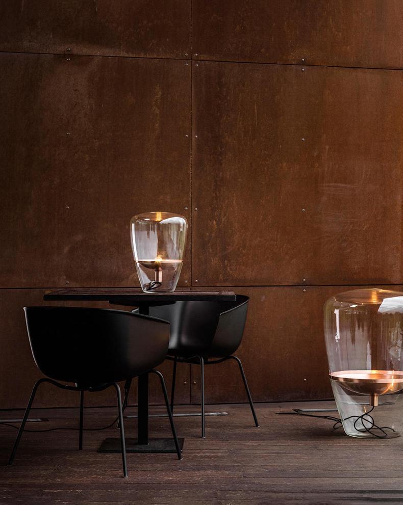 Balloon table lamp