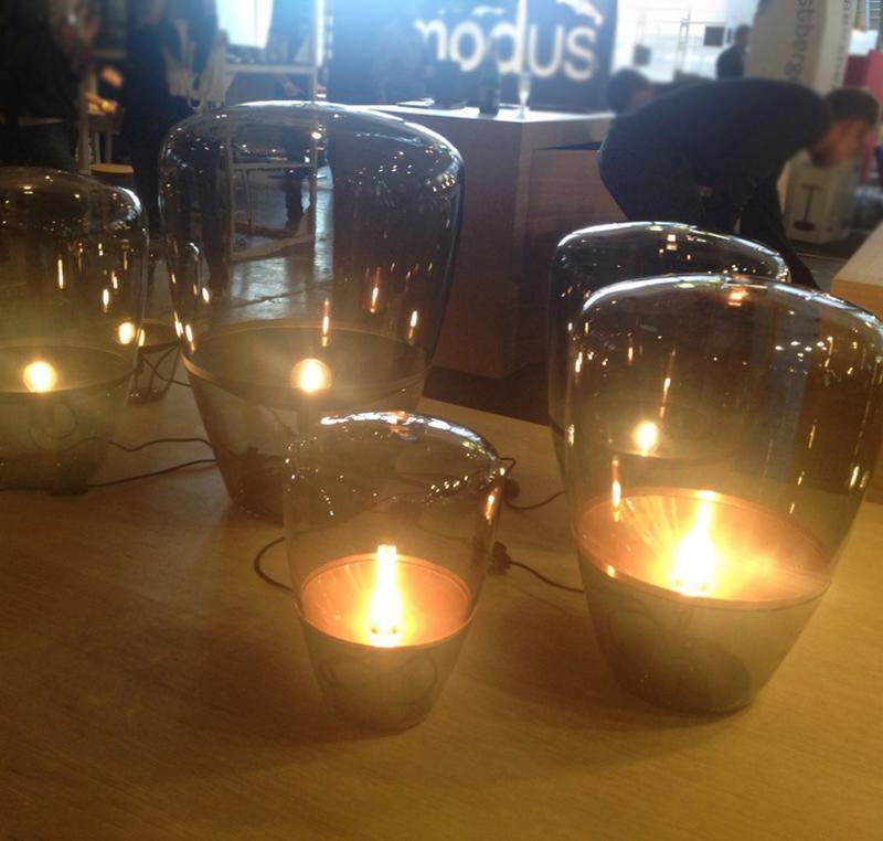 Balloon table lamp