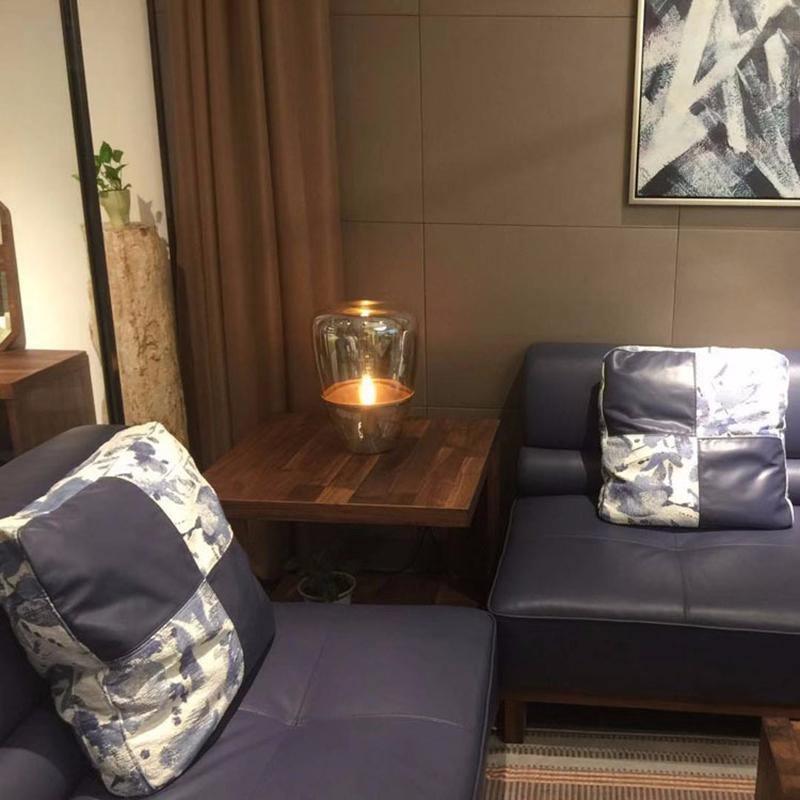 Balloon table lamp