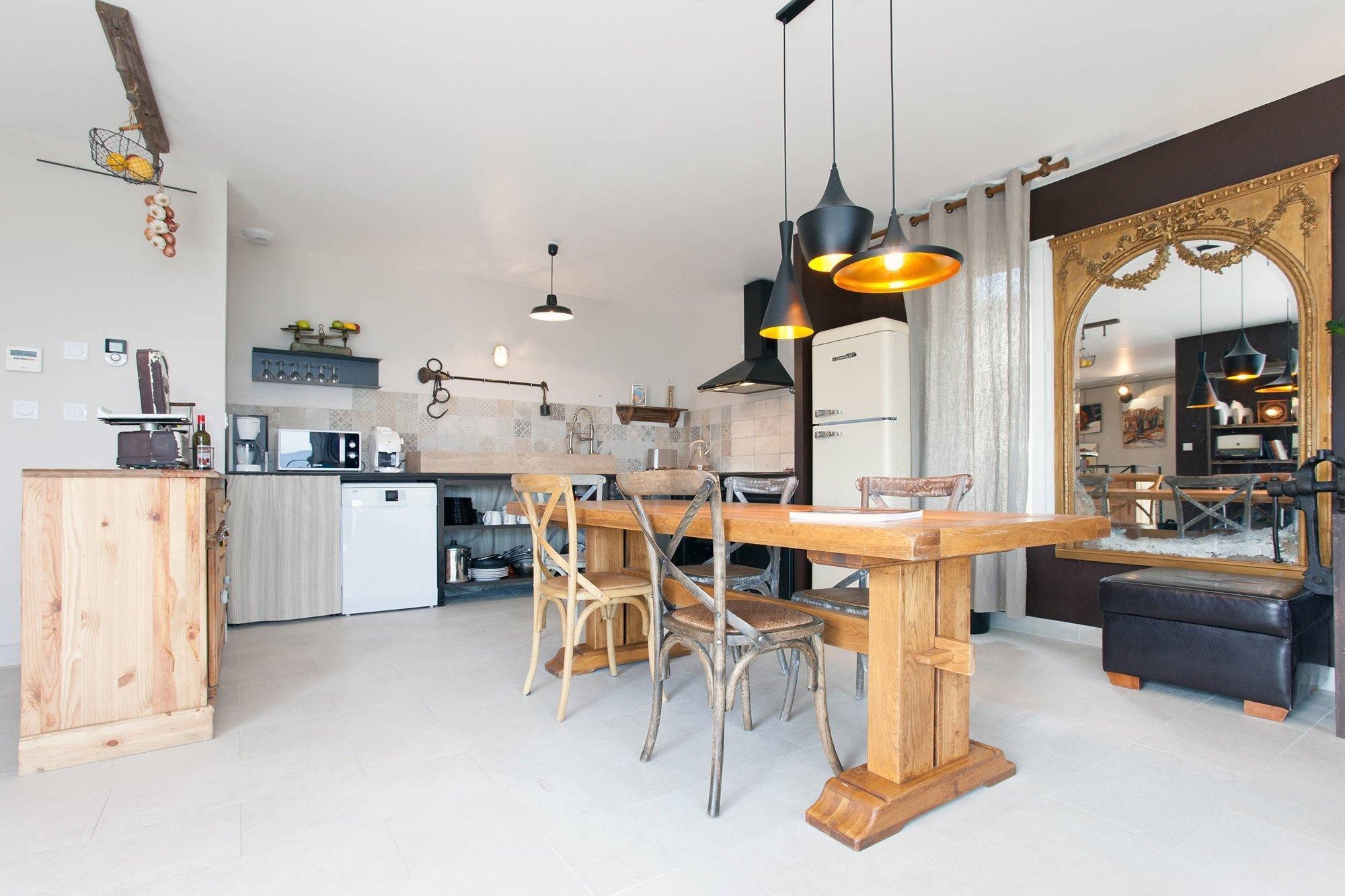 Beat Pendant Light