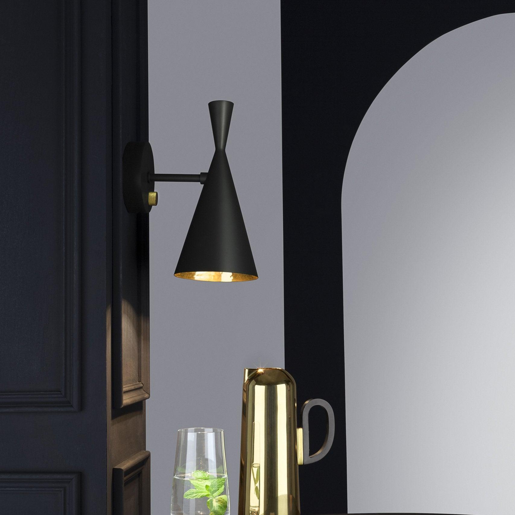 Batir la luz de la pared