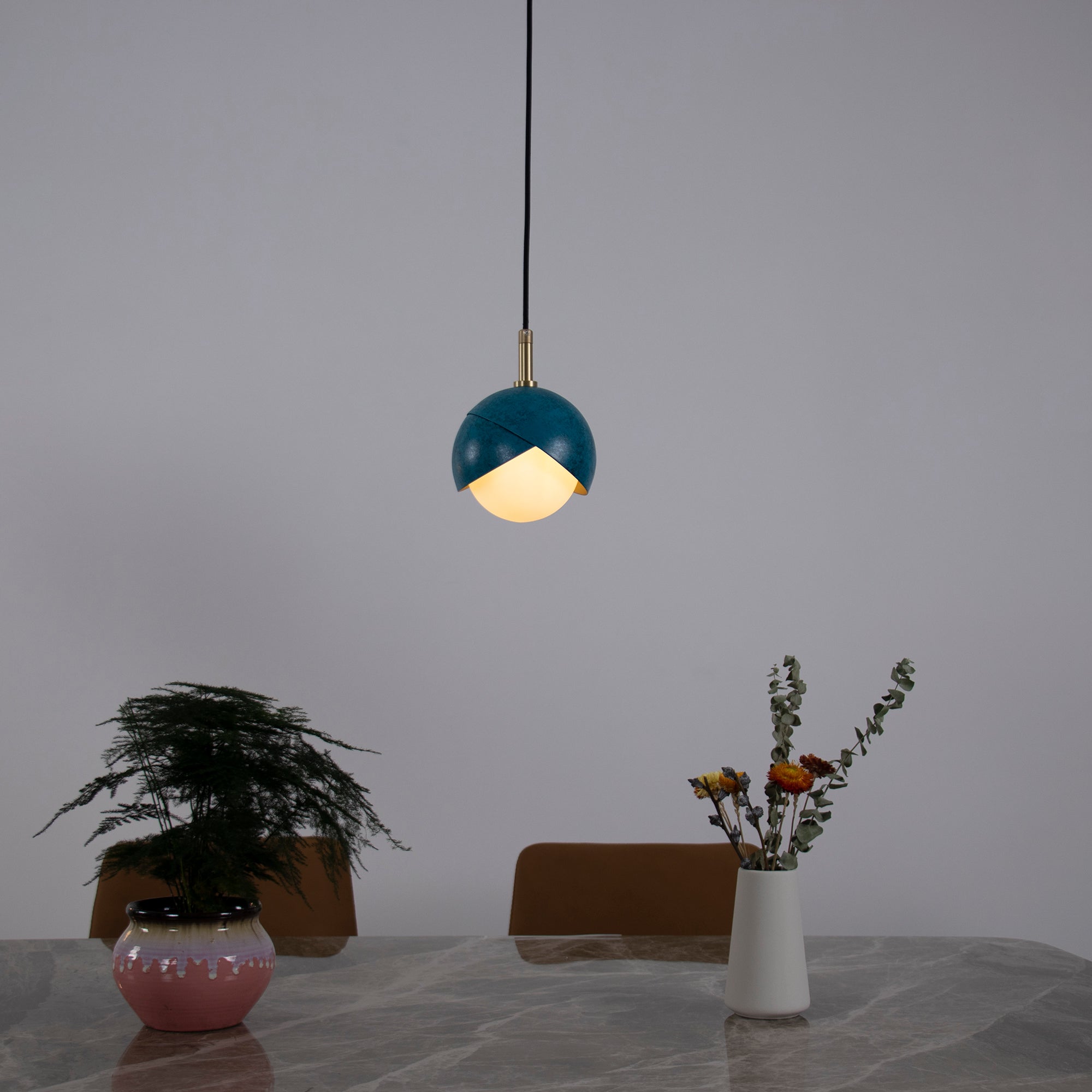 Lampe suspendue à boucles d'oreilles