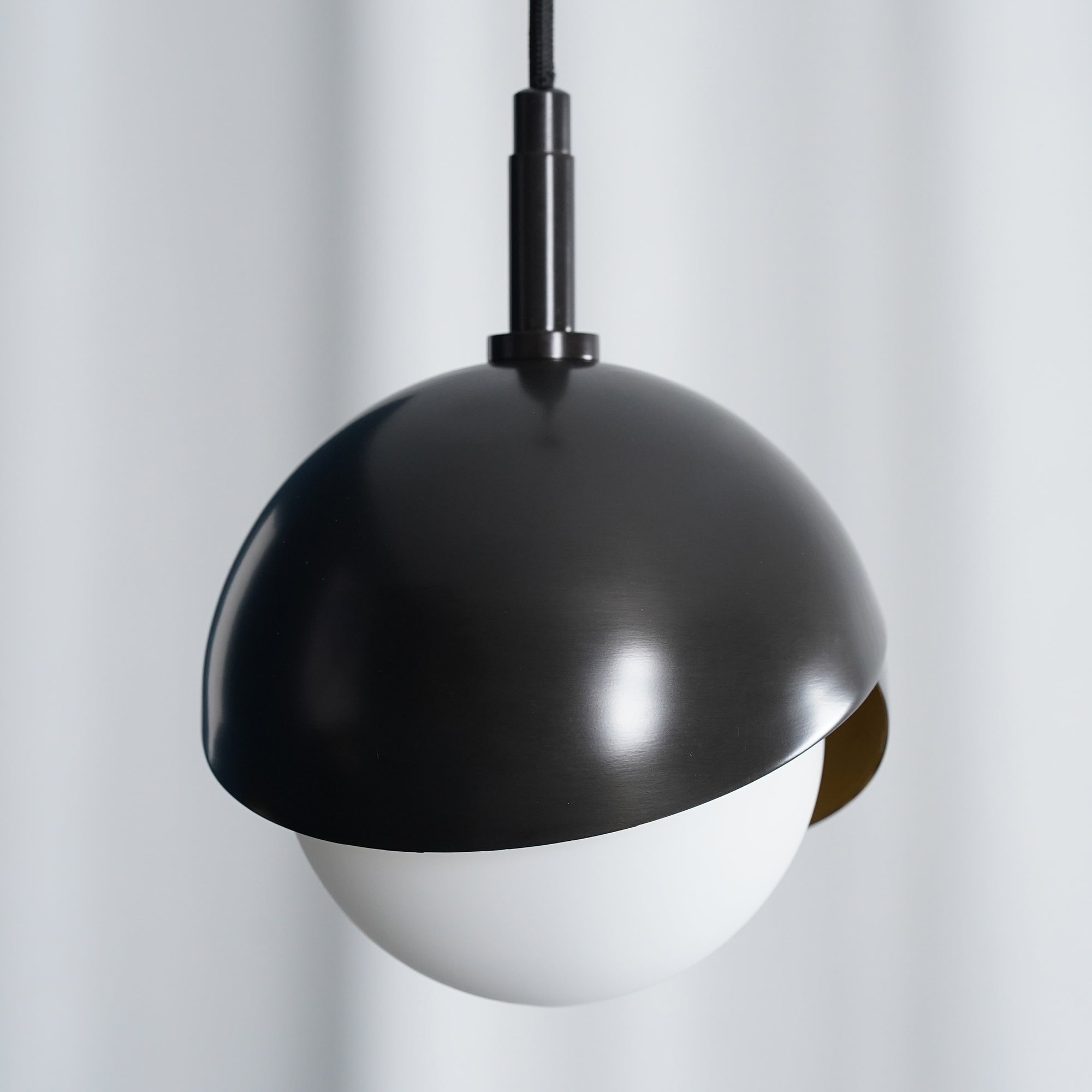 Lampe suspendue à boucles d'oreilles