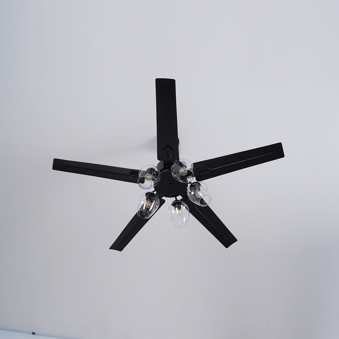 Ventilateur de plafond vintage noir