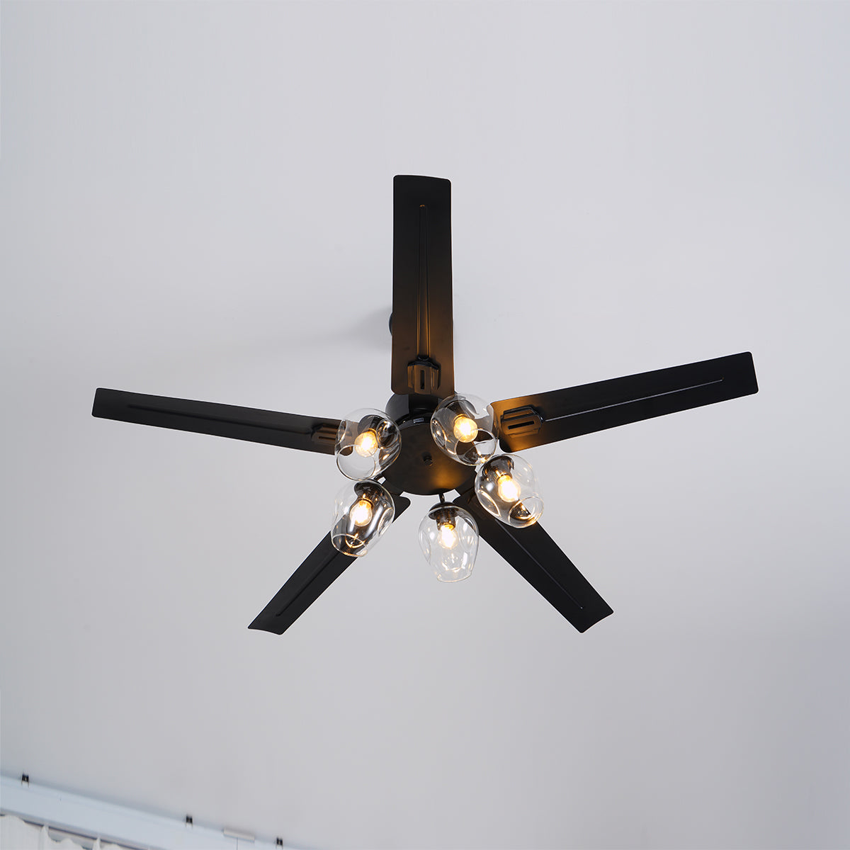 Ventilateur de plafond vintage noir