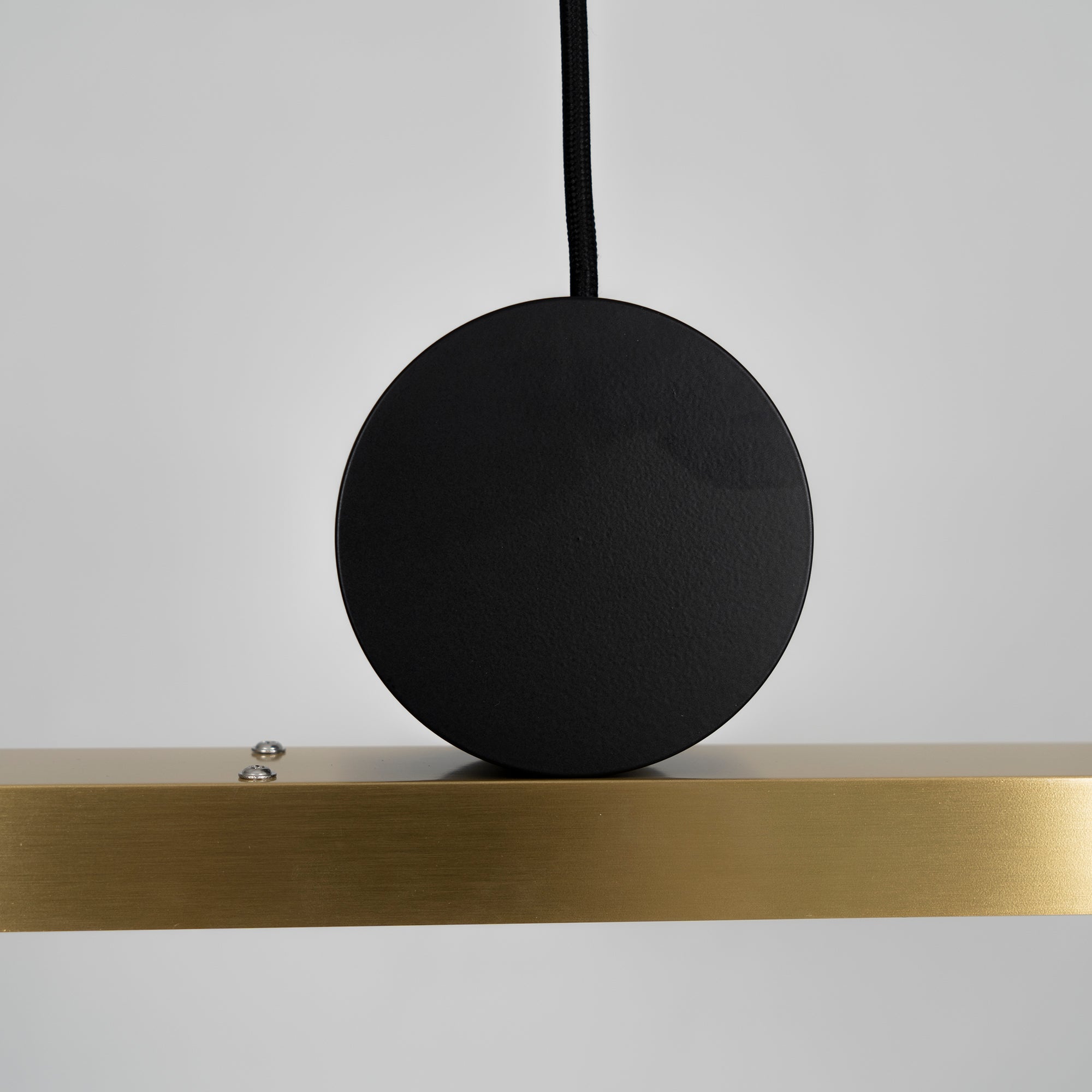 مصباح تعليق كال