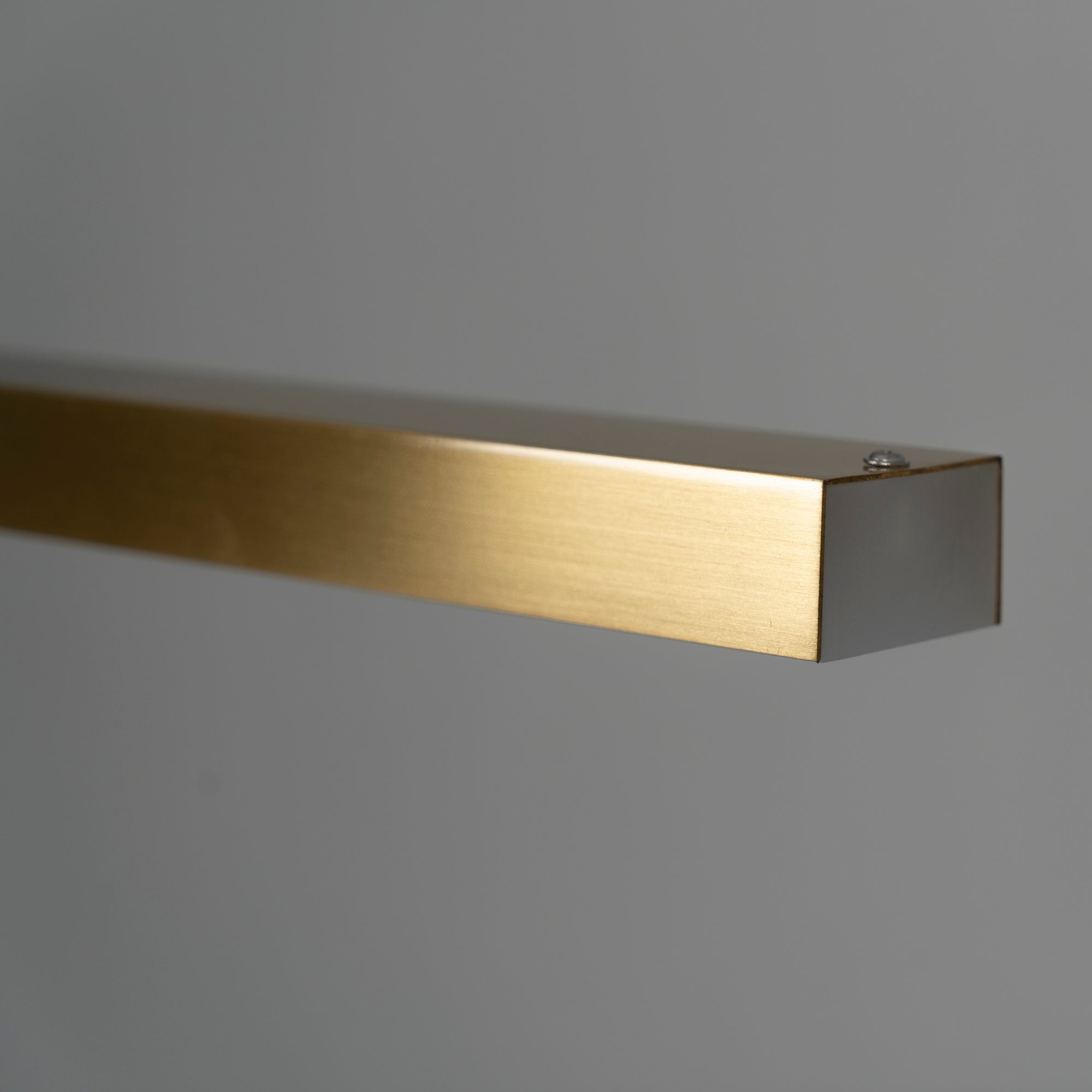 مصباح تعليق كال