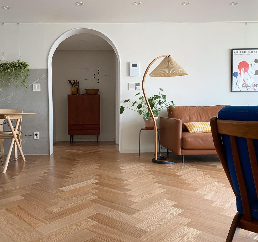 Caprani Floor Lamp.