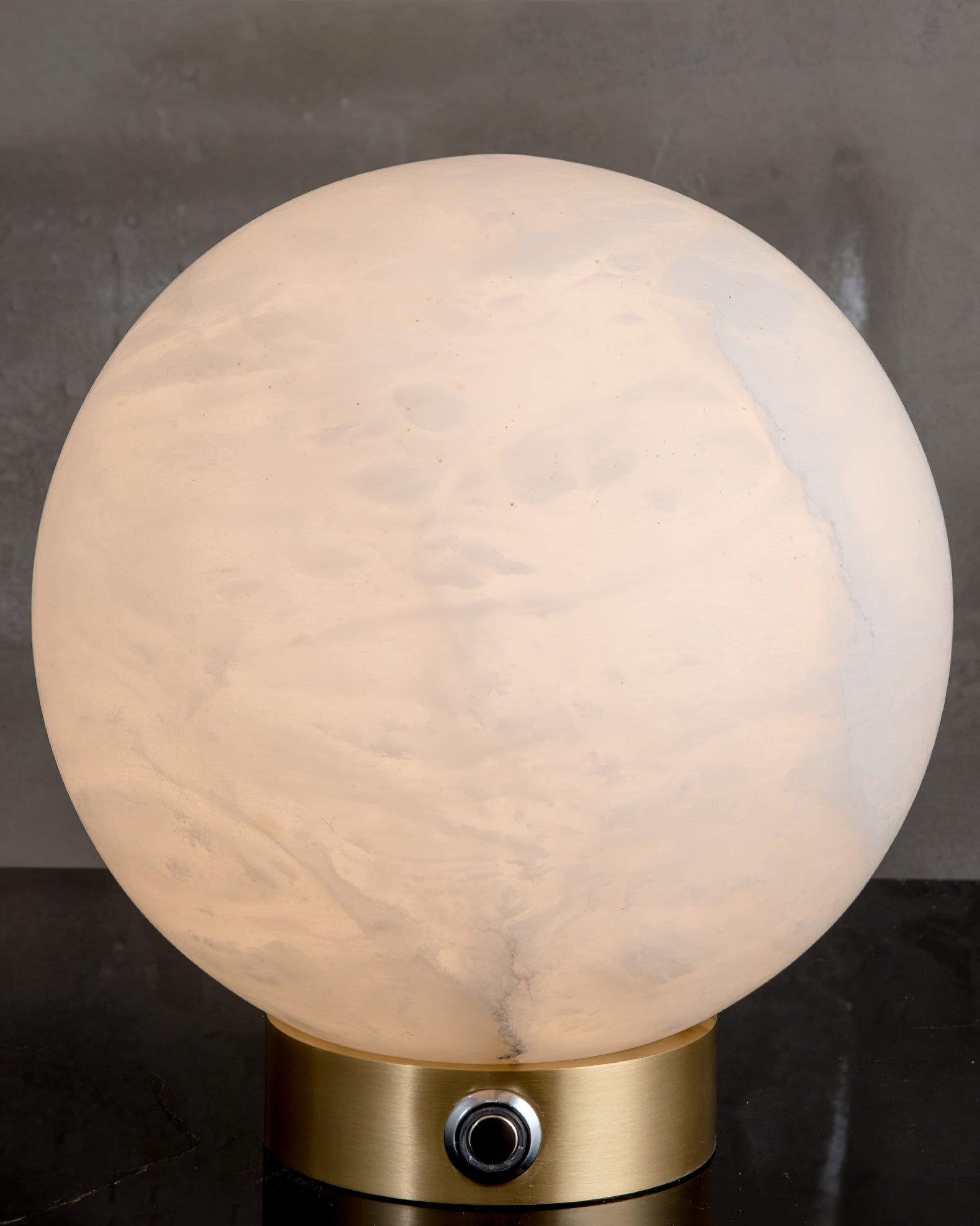 Carrara-Tischlampe