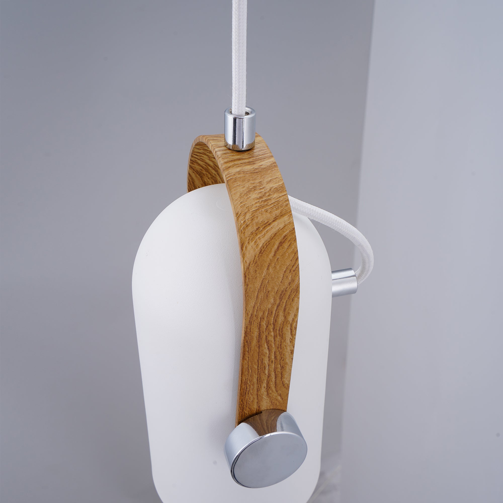 ضوء قلادة كاروناد