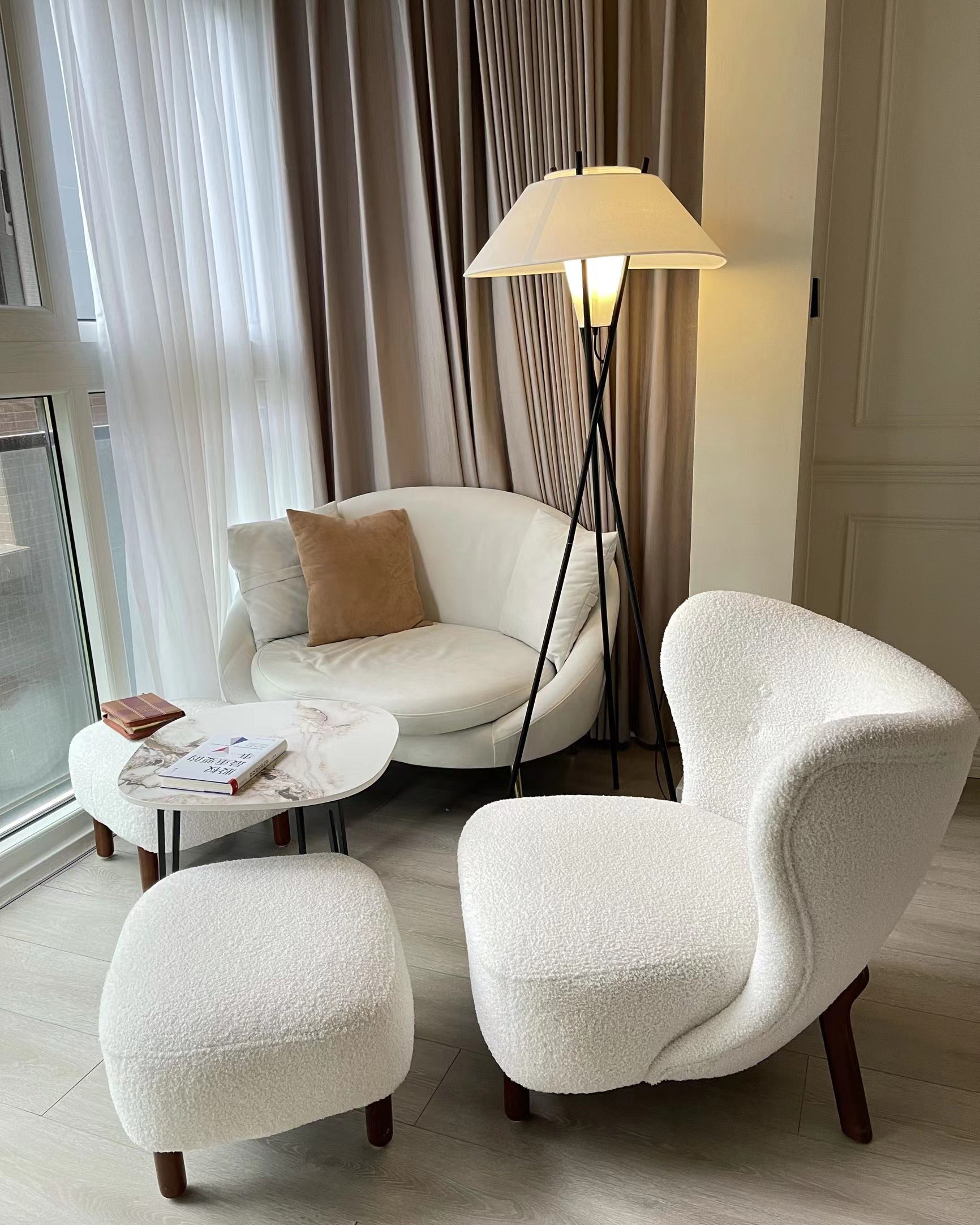 مصباح أرضي تشاني