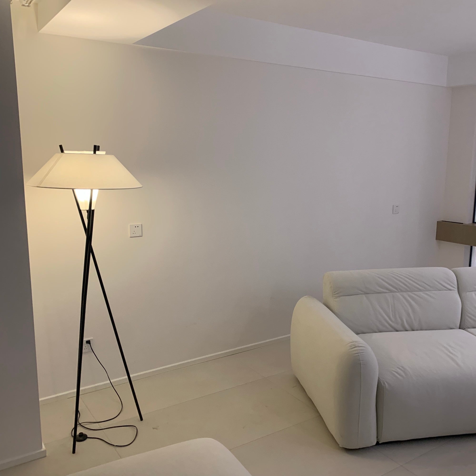 مصباح أرضي تشاني