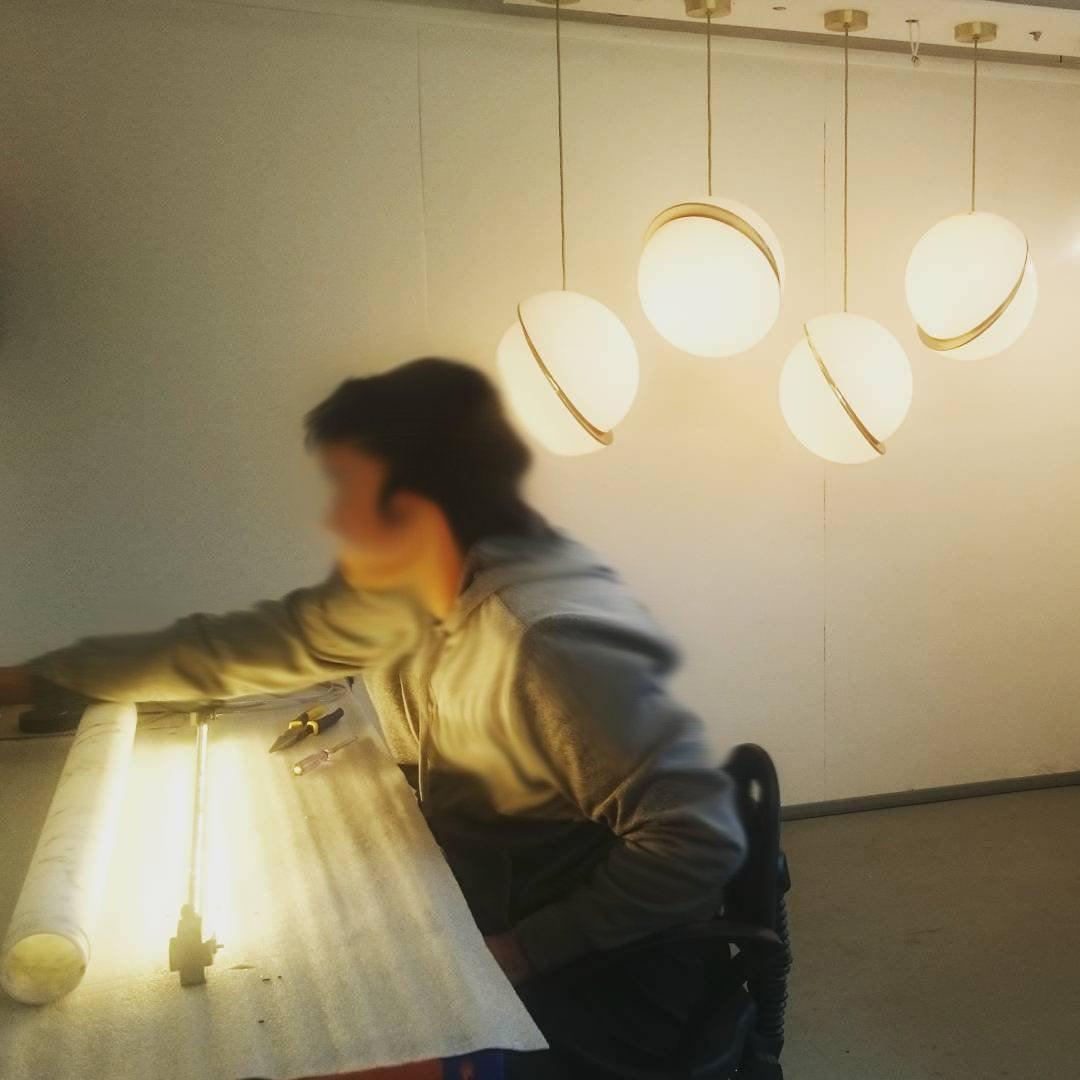 Crescent pendant Lamp