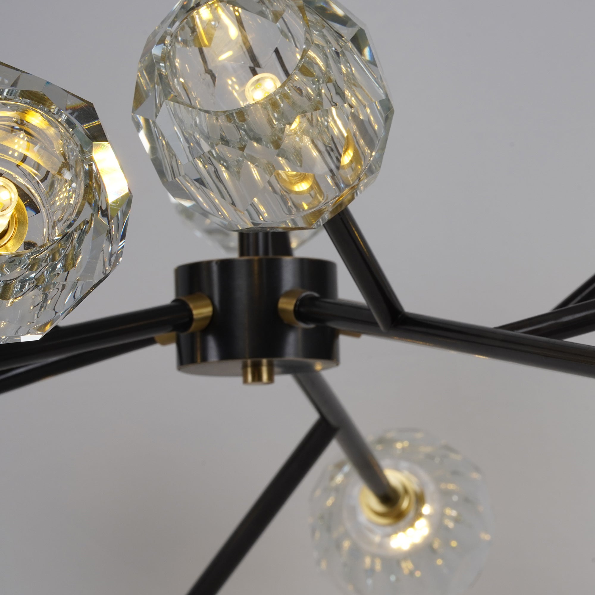 الثريا العنقودية المستديرة ذات الكرة البلورية