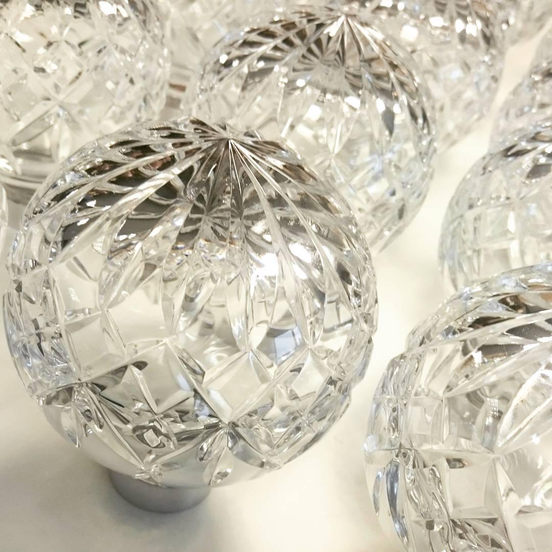 Lámpara de mesa con bombilla de cristal