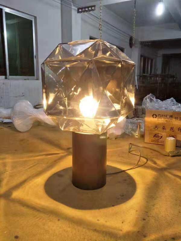 مصباح طاولة كوبو
