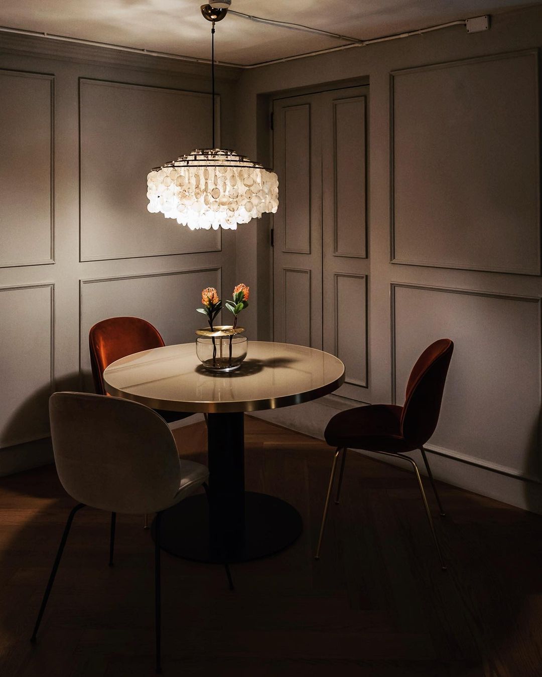 Candelabro de concha redonda