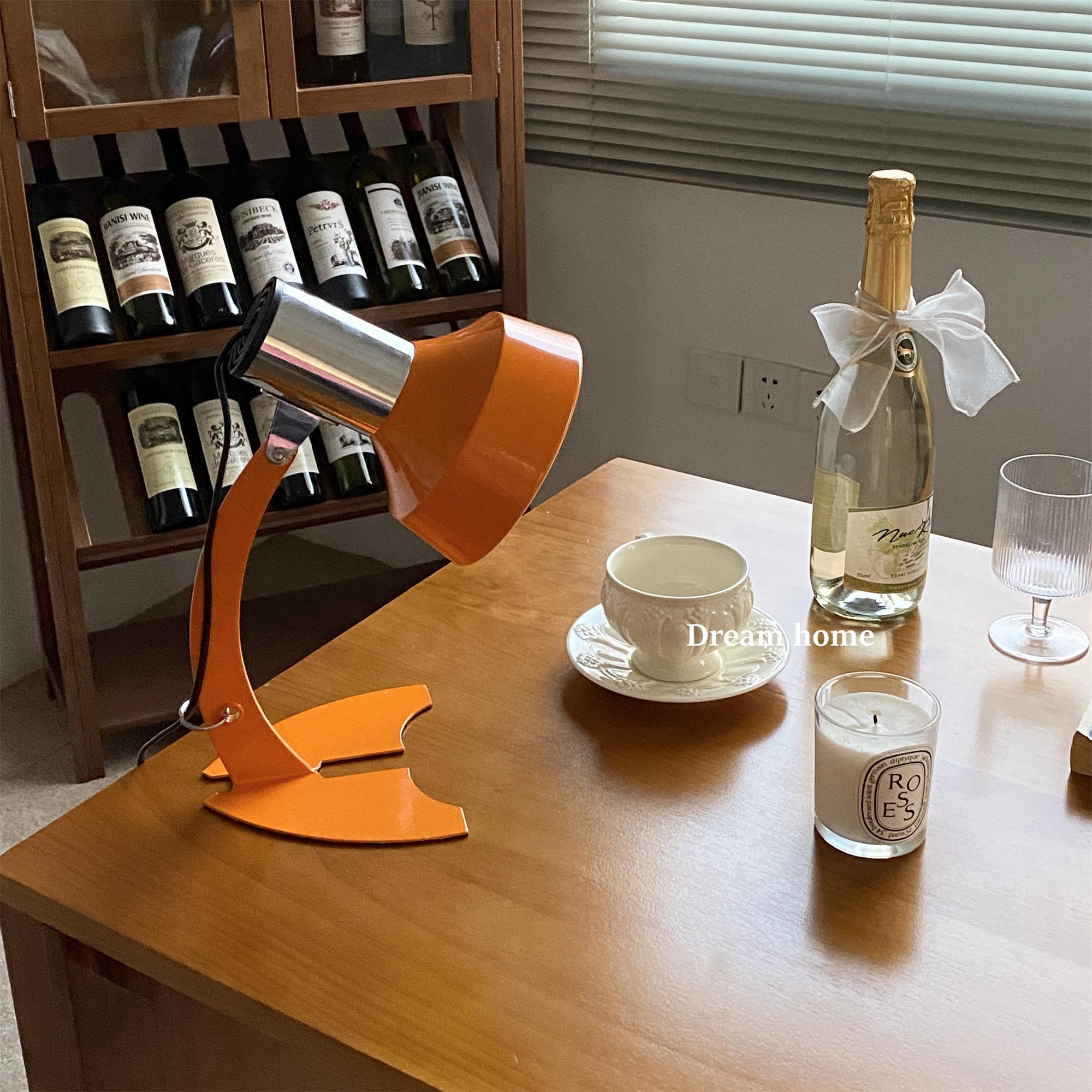 Flash Table Lamp
