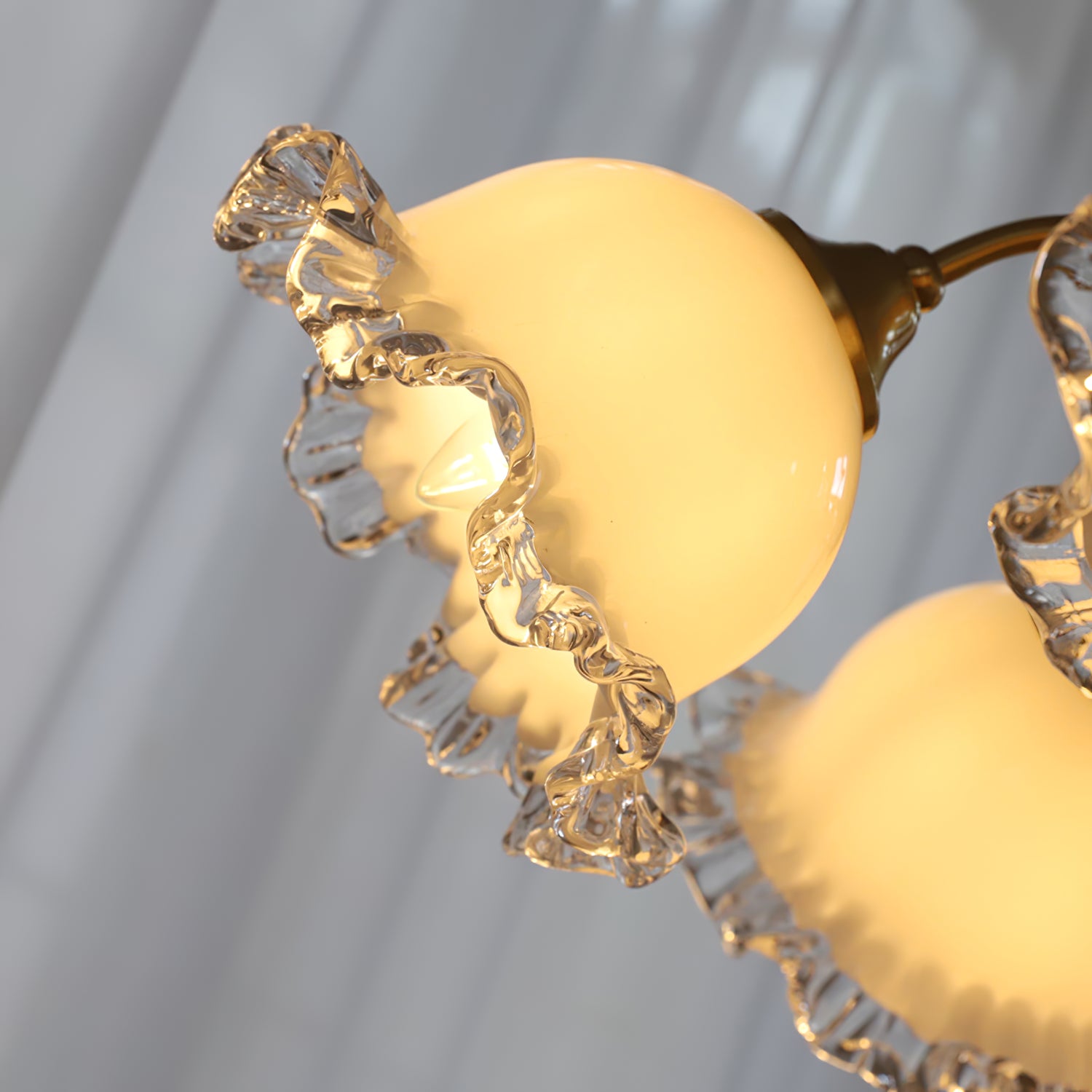 Floraler Kronleuchter aus Glas