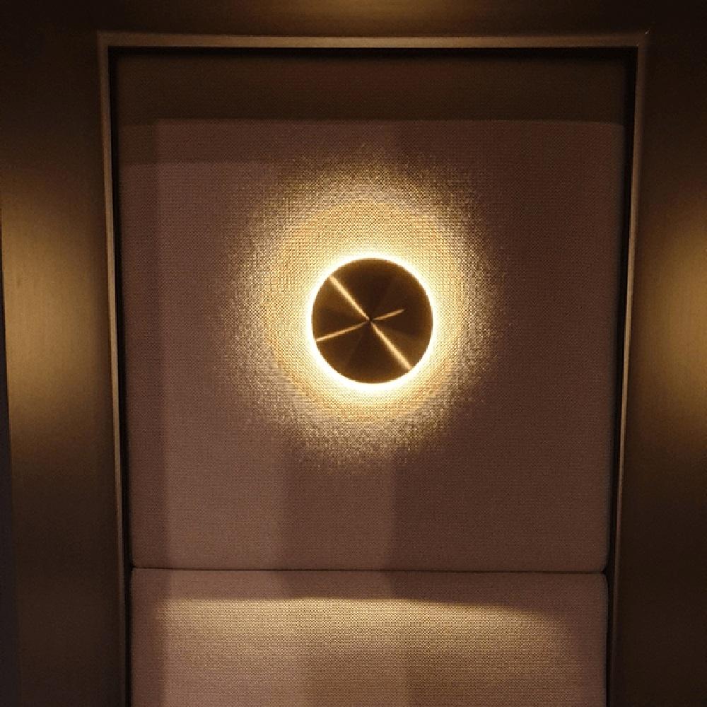 Gossa Sconce.