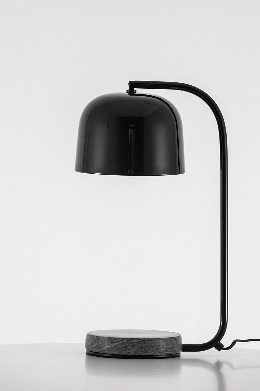 Gewähren Sie Tischlampe