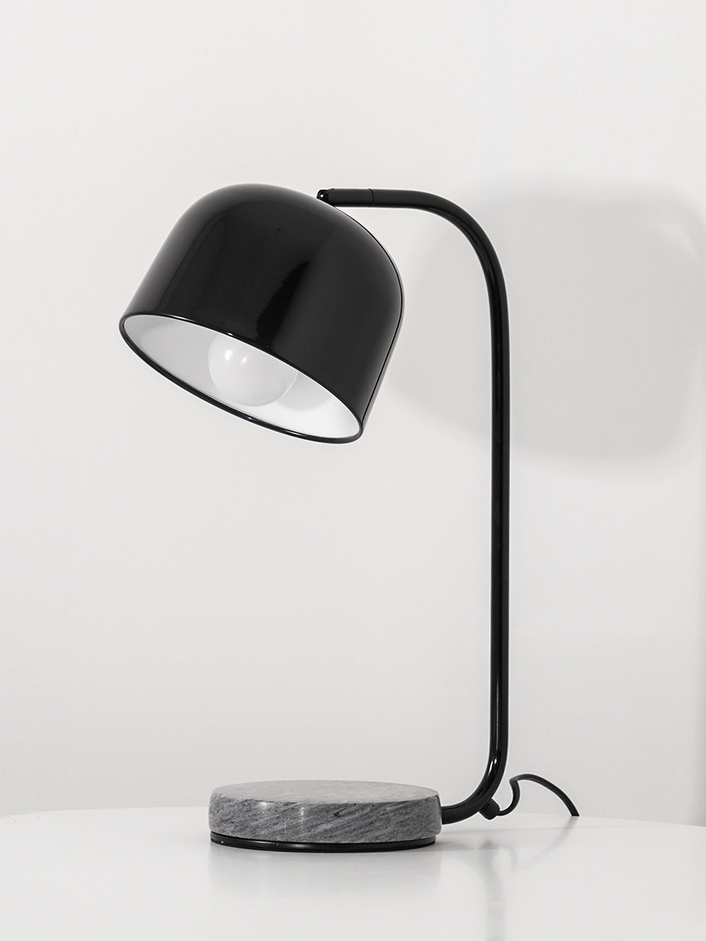 Gewähren Sie Tischlampe