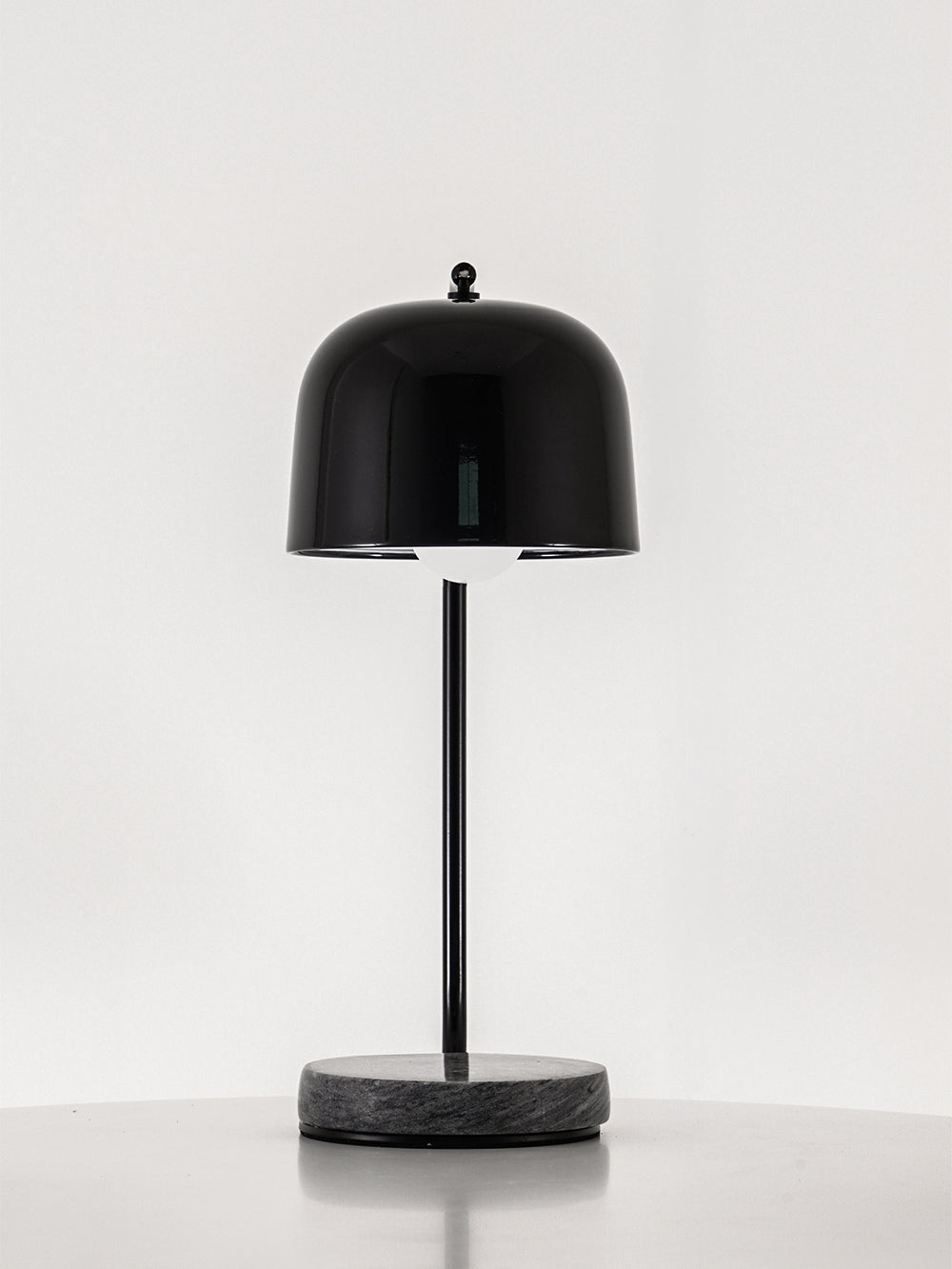 Gewähren Sie Tischlampe