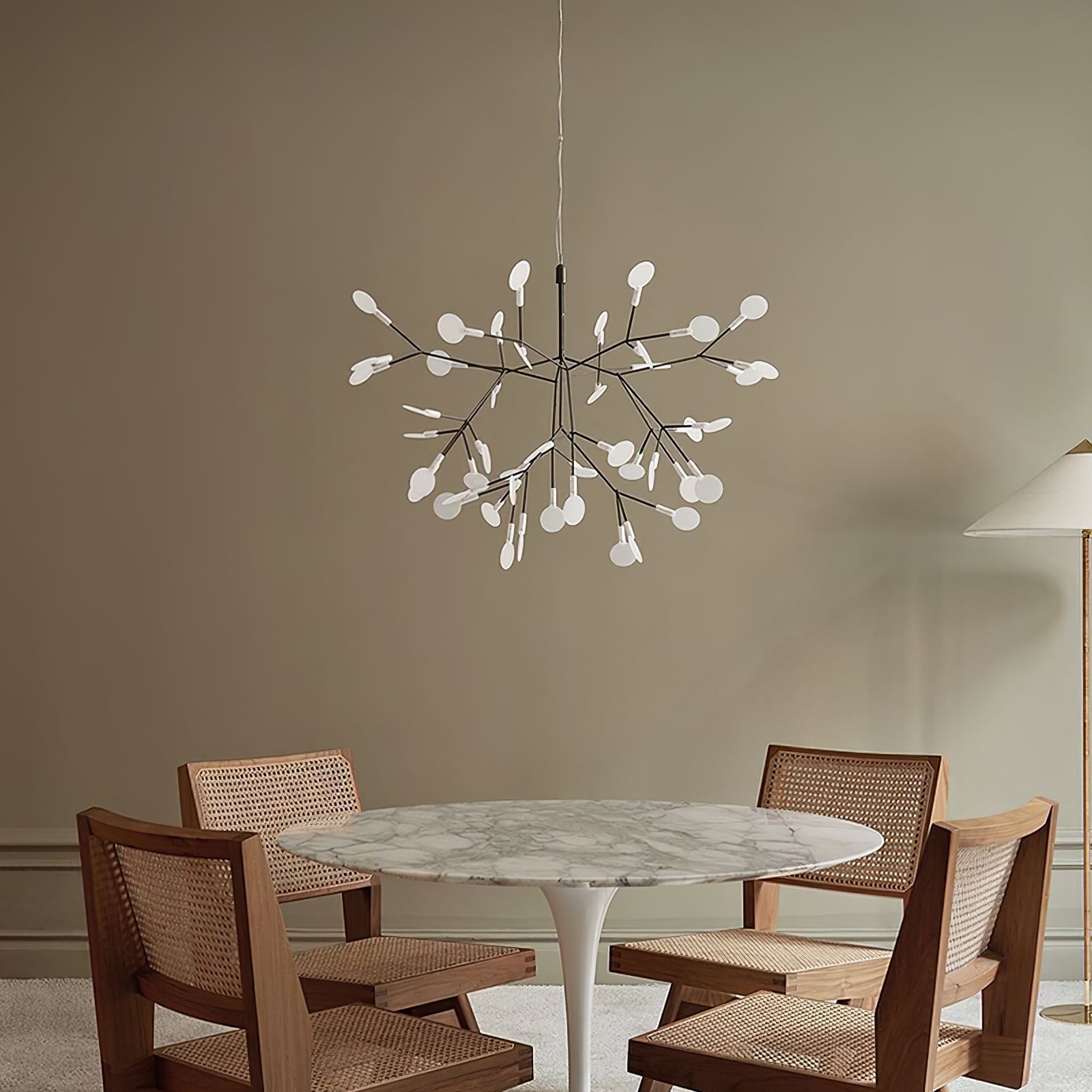 Candelabros negros Heracleum
