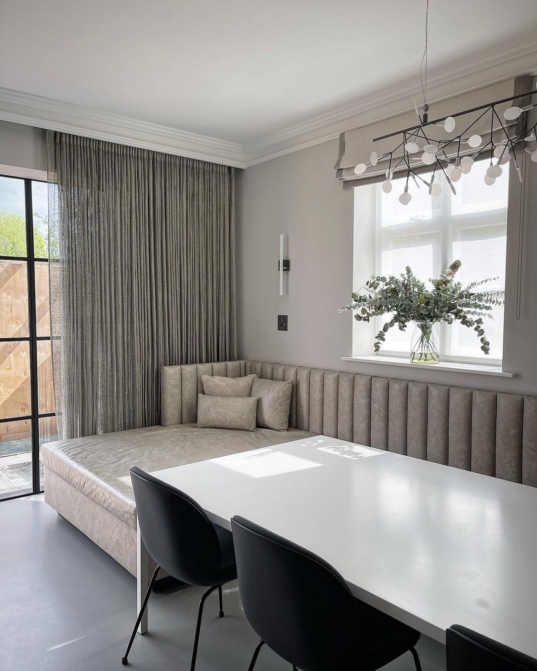 Candelabros negros Heracleum