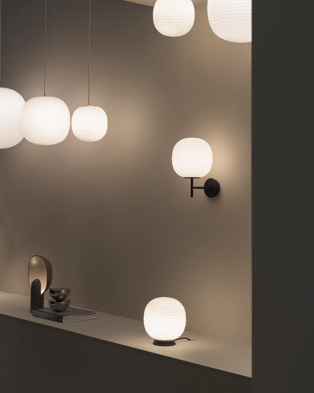 مصباح طاولة فانوس غلوب