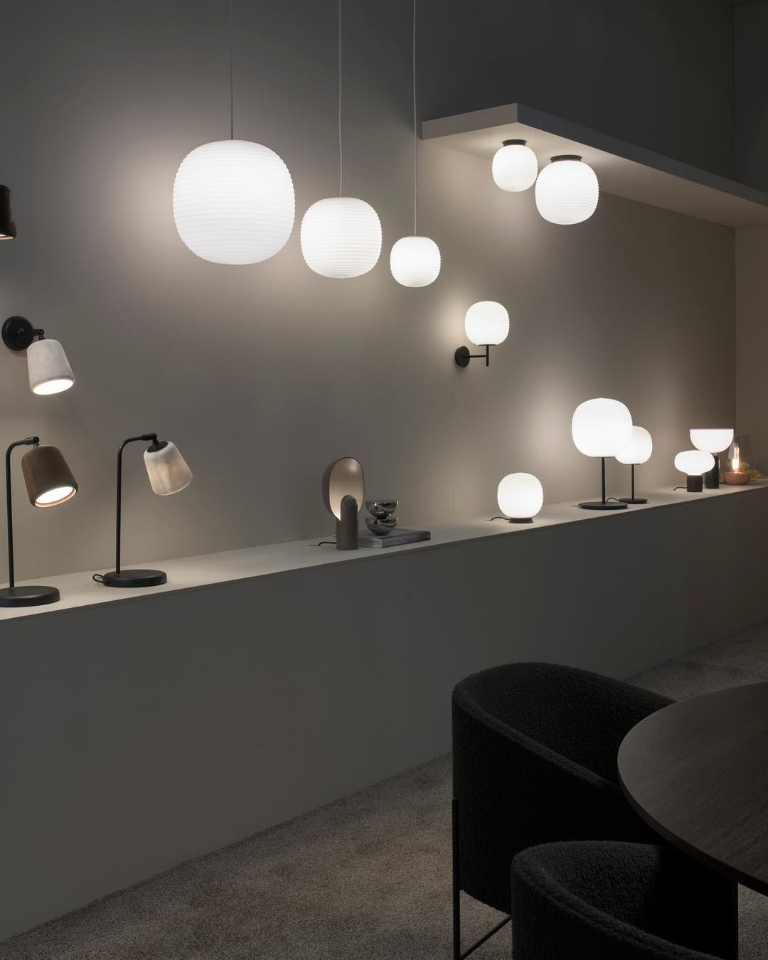 مصباح طاولة فانوس غلوب