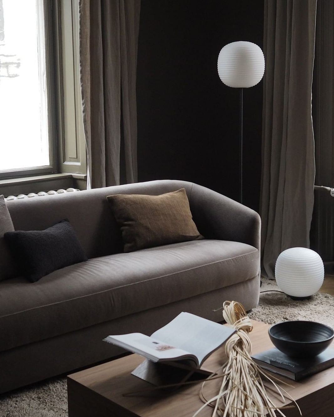 مصباح طاولة فانوس غلوب