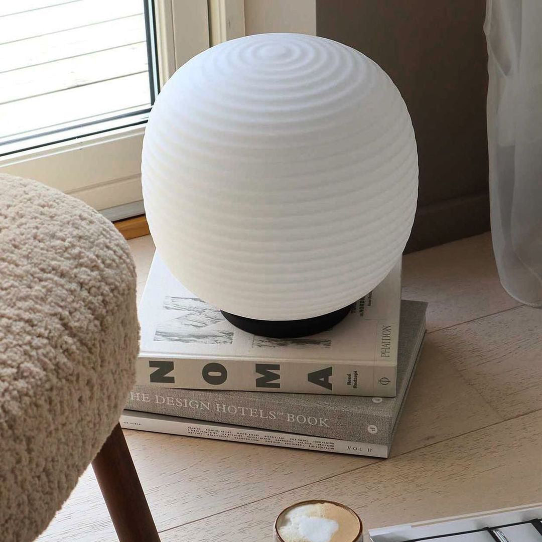 مصباح طاولة فانوس غلوب