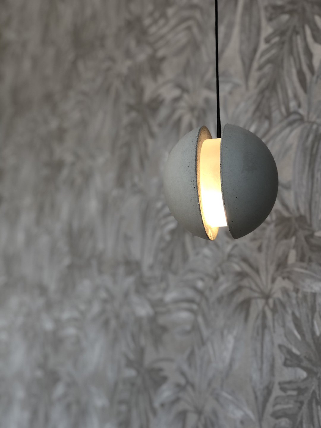 Moon Concrete Pendant Lamp.