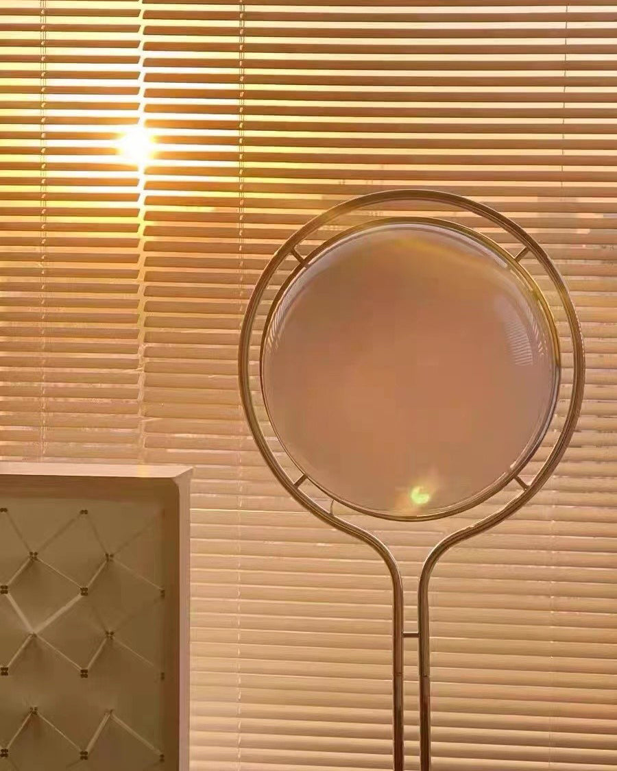 نورا سييرا مصباح أرضي