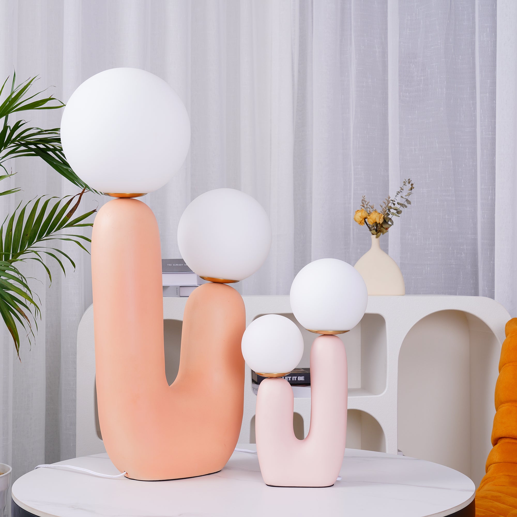 Oo Smooth Table Lamp