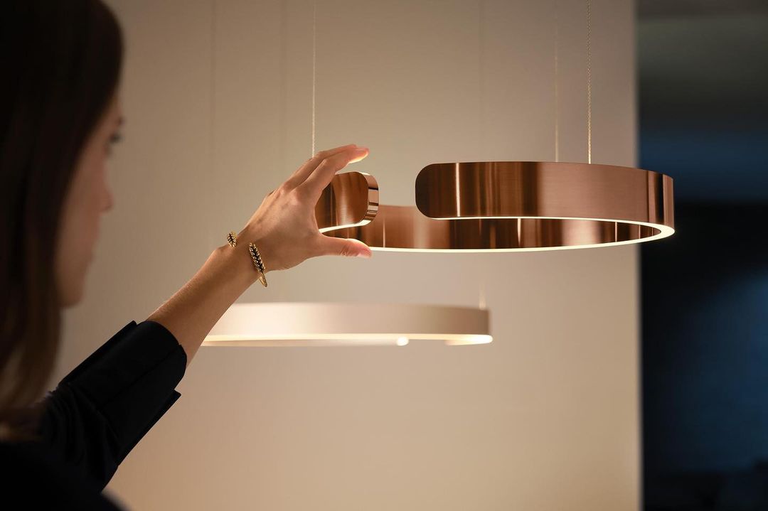 Sospensione a LED ad anello aperto