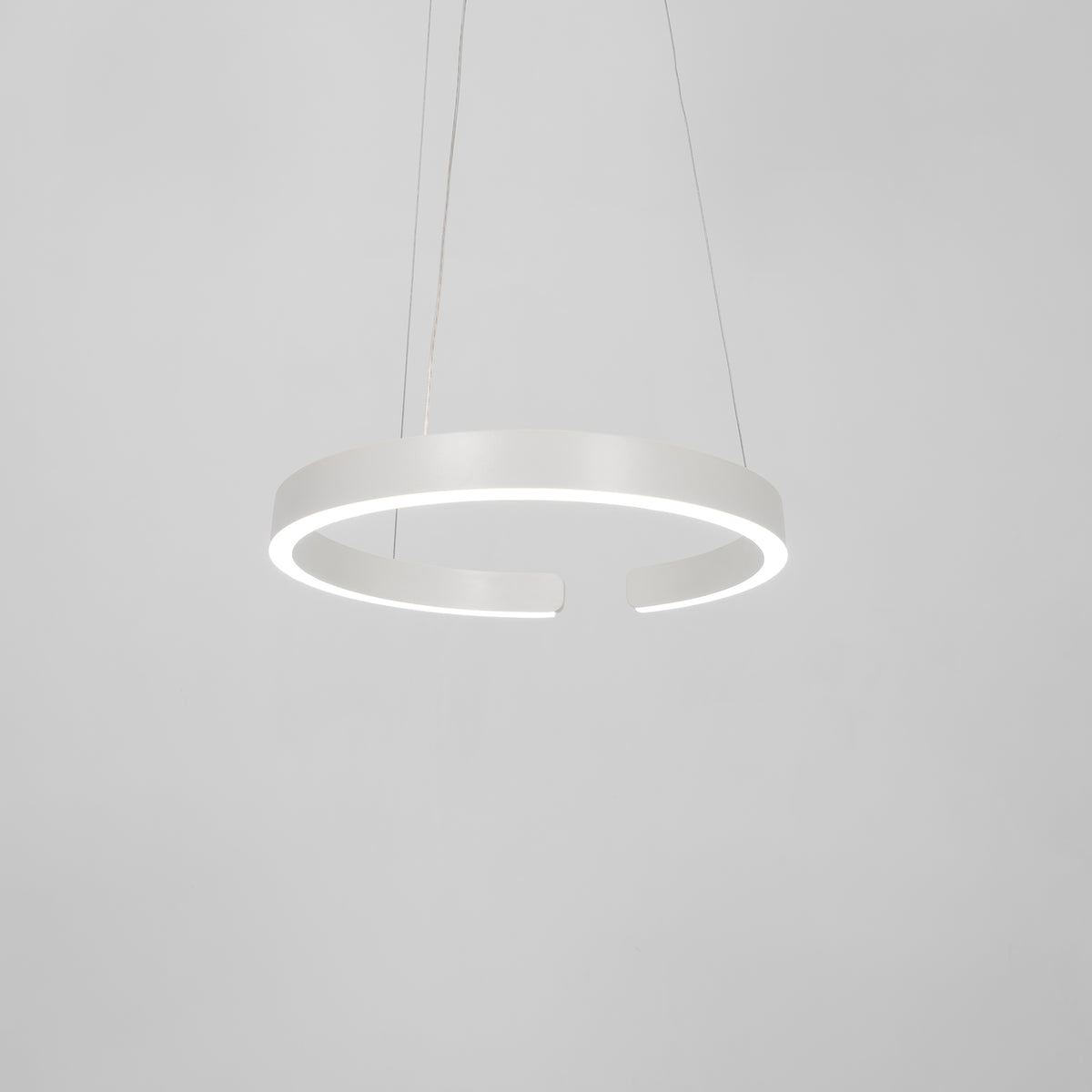 Sospensione a LED ad anello aperto
