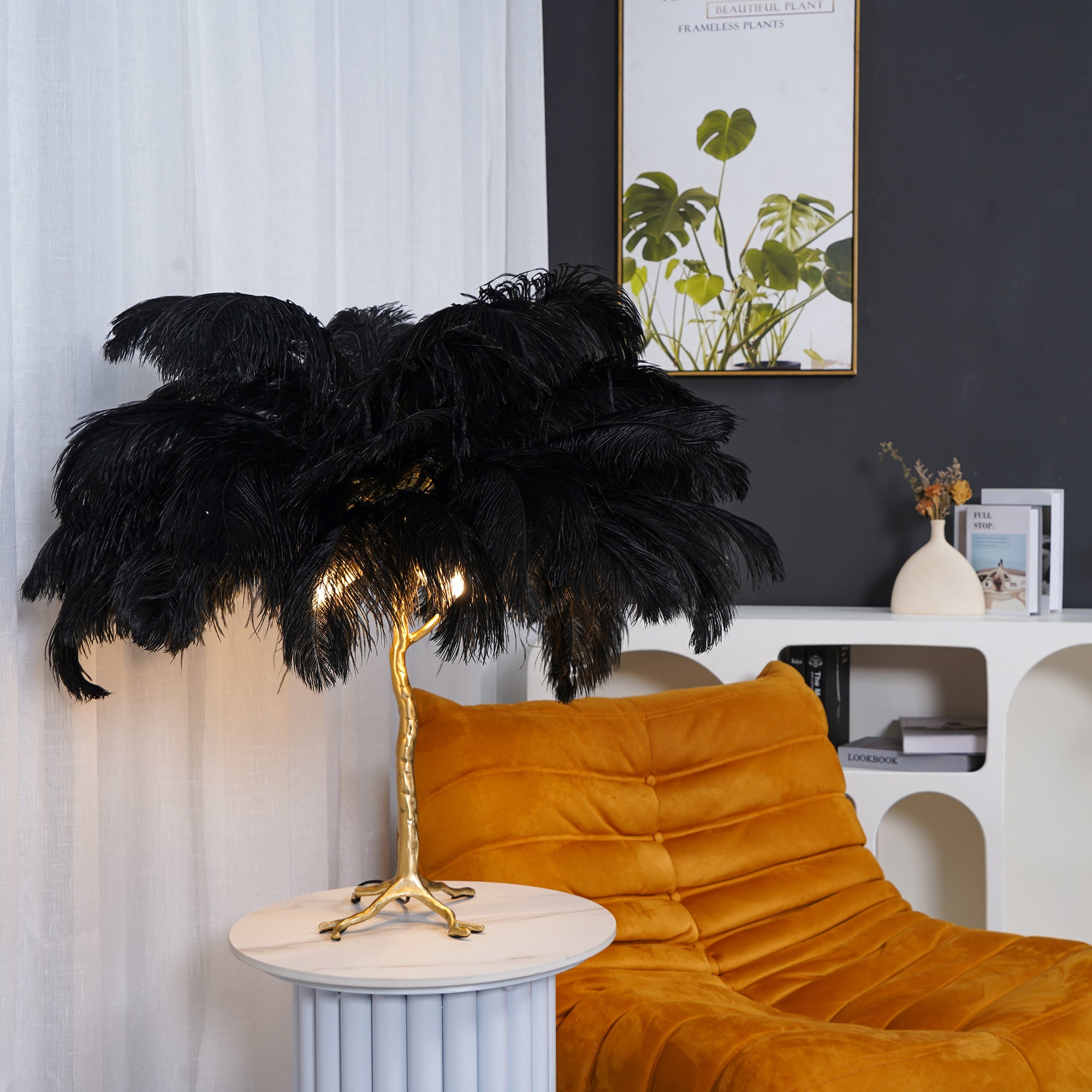 Lámpara de mesa de plumas de avestruz