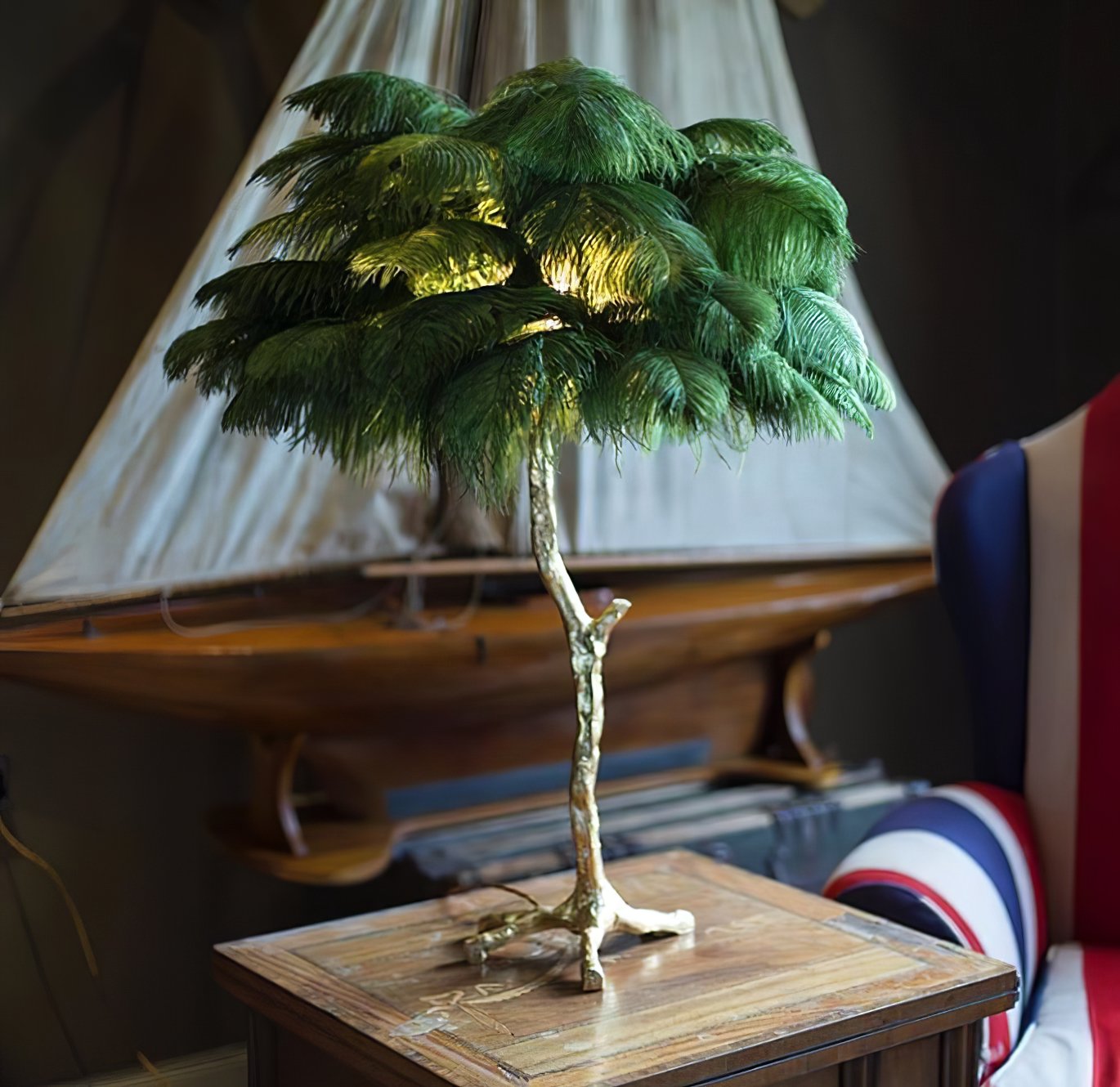 Lámpara de mesa de plumas de avestruz
