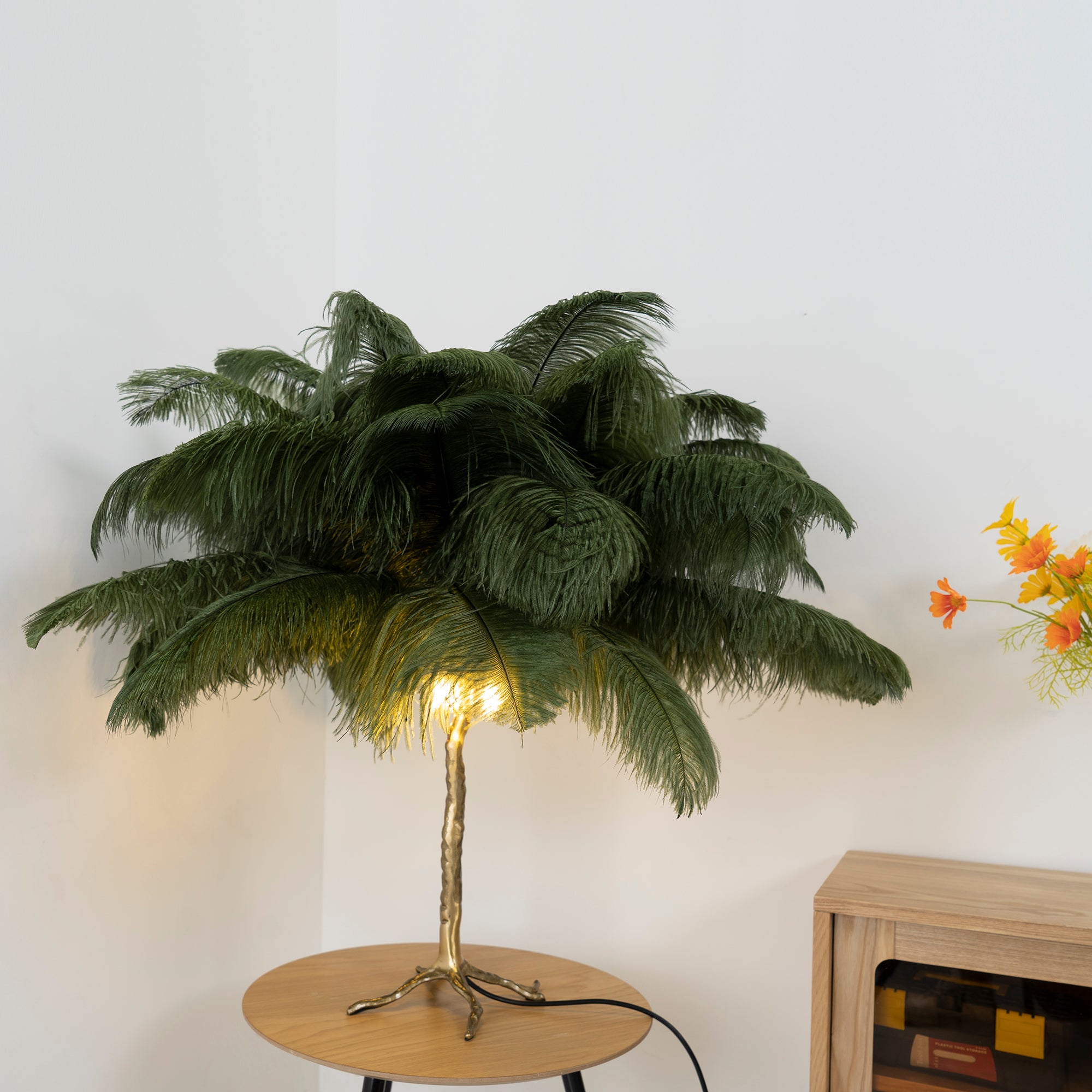 Lámpara de mesa de plumas de avestruz