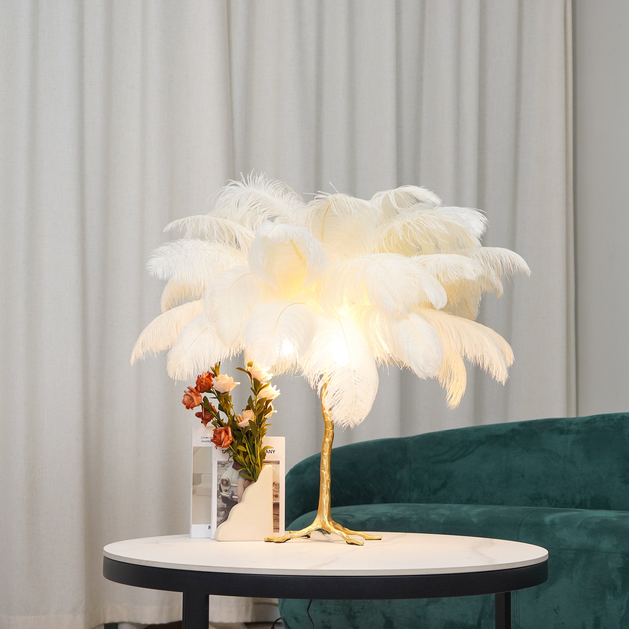 Lámpara de mesa de plumas de avestruz