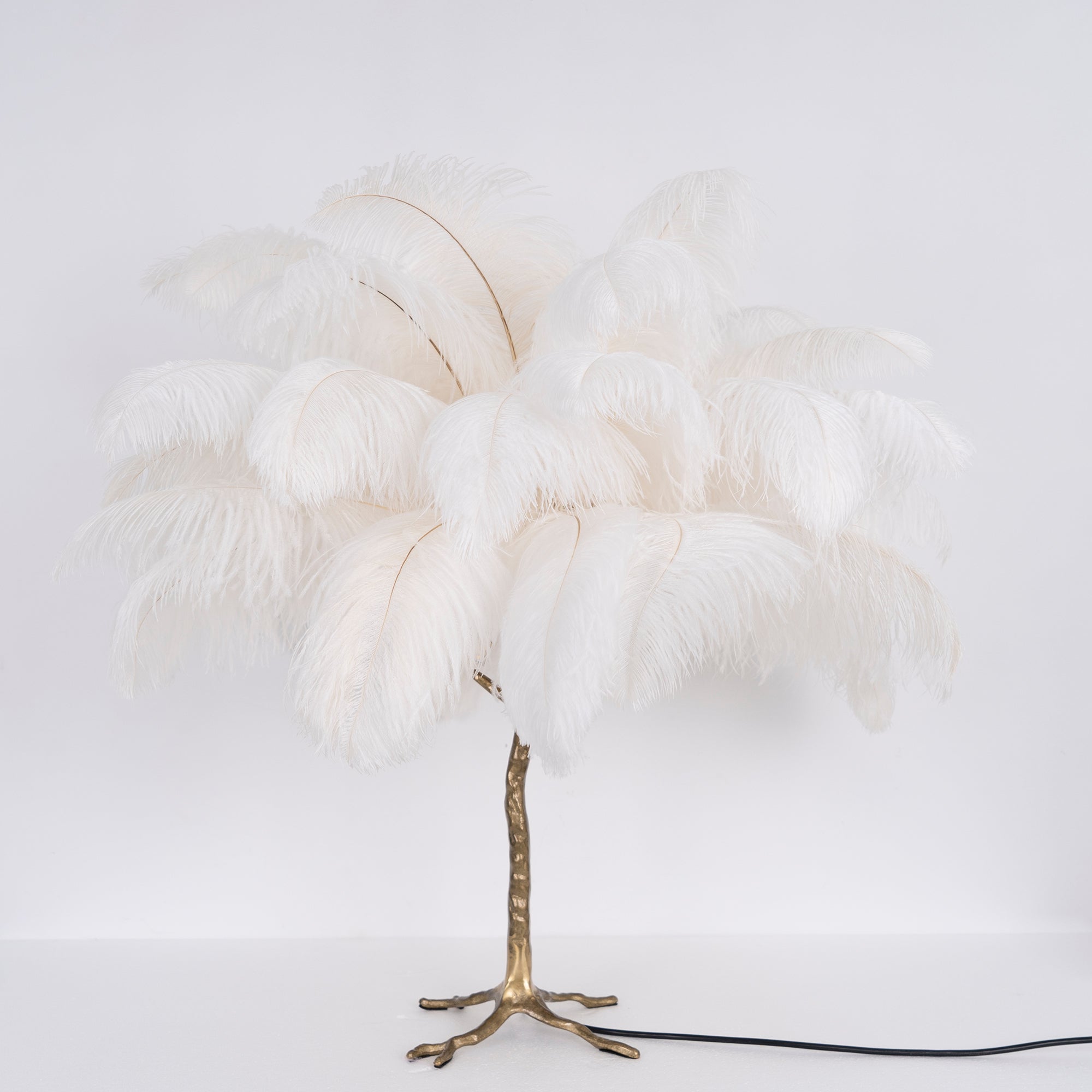 Lámpara de mesa de plumas de avestruz