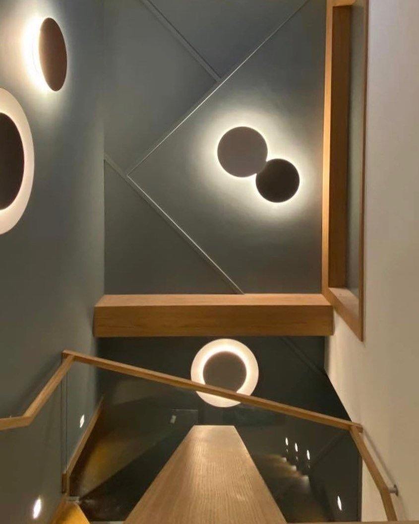 PUCK WALL ART | Fluorescent wall light