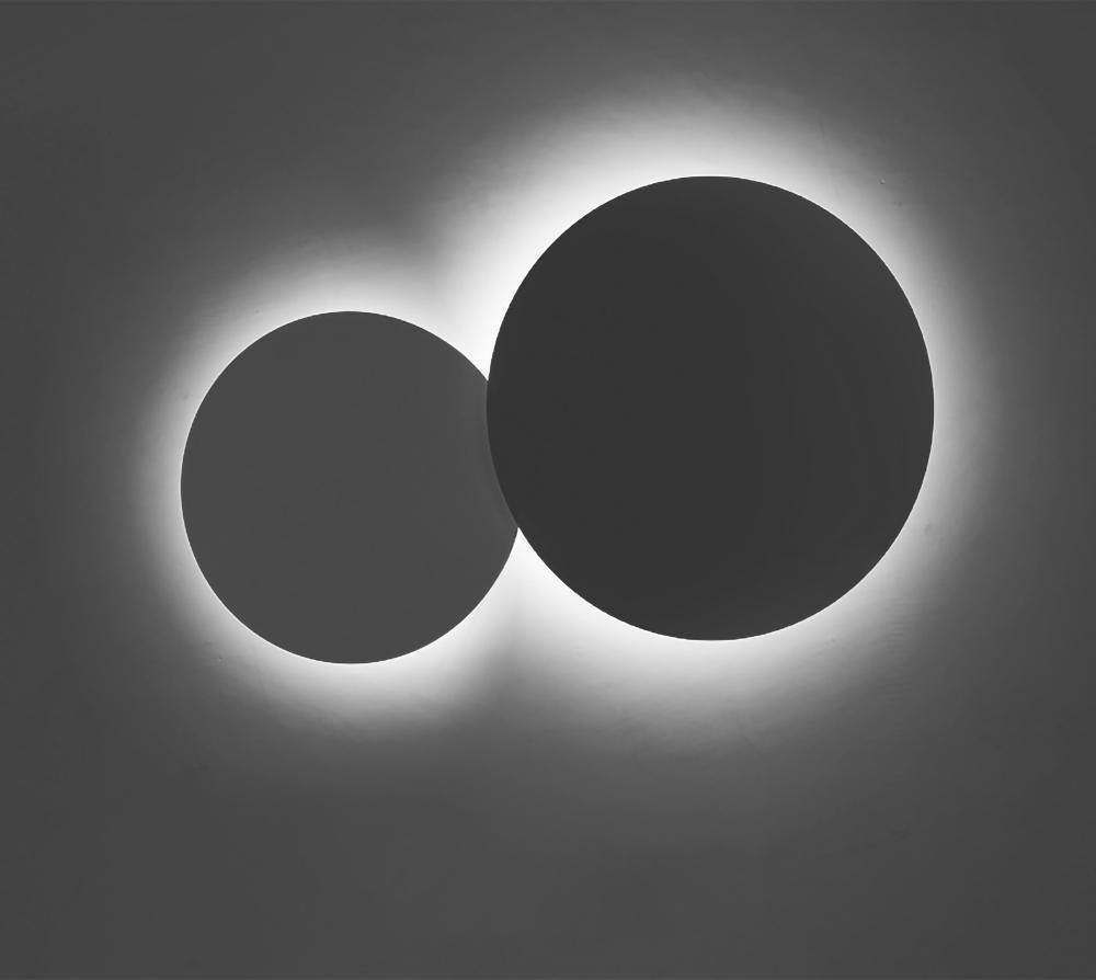 PUCK WALL ART | Fluorescent wall light