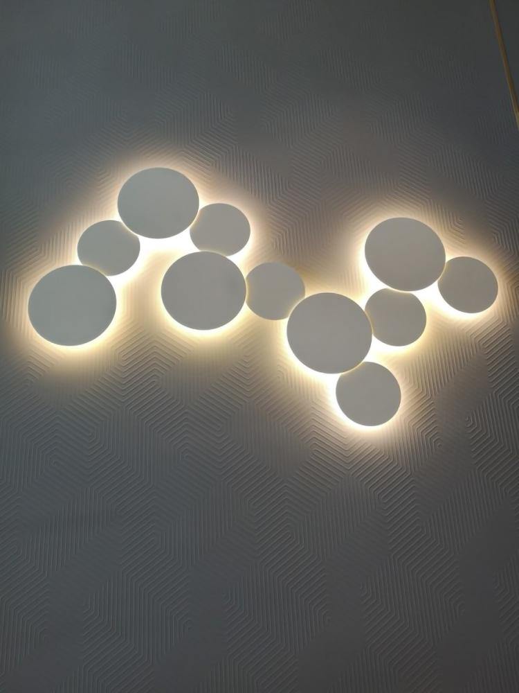 PUCK WALL ART | Fluorescent wall light