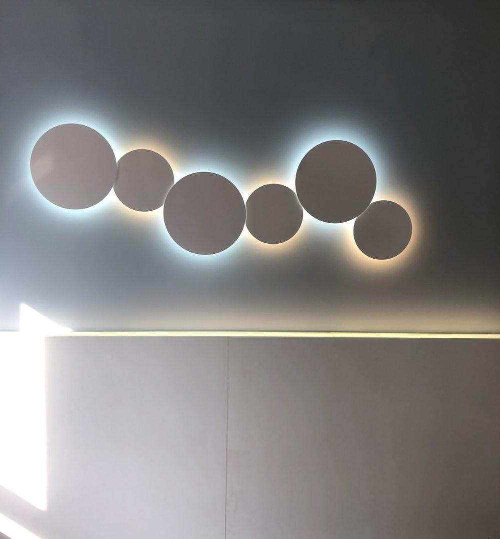 PUCK WALL ART | Fluorescent wall light