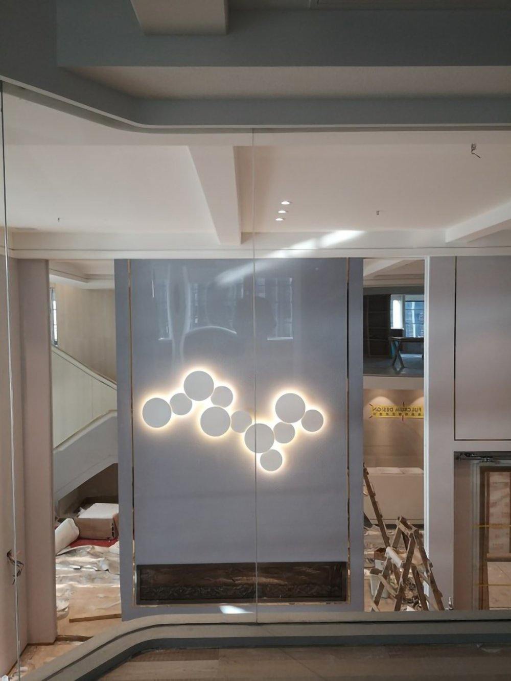 PUCK WALL ART | Fluorescent wall light