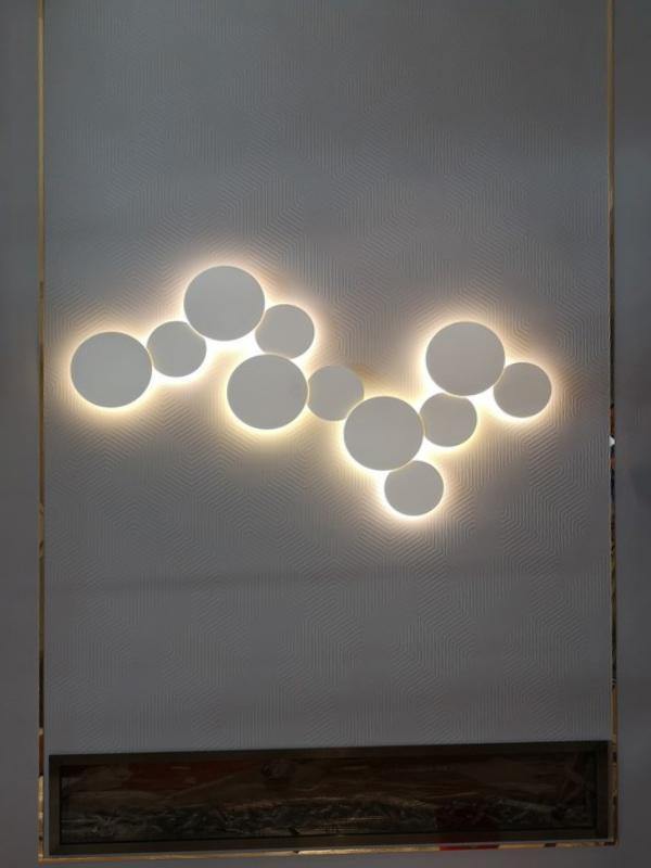 PUCK WALL ART | Fluorescent wall light